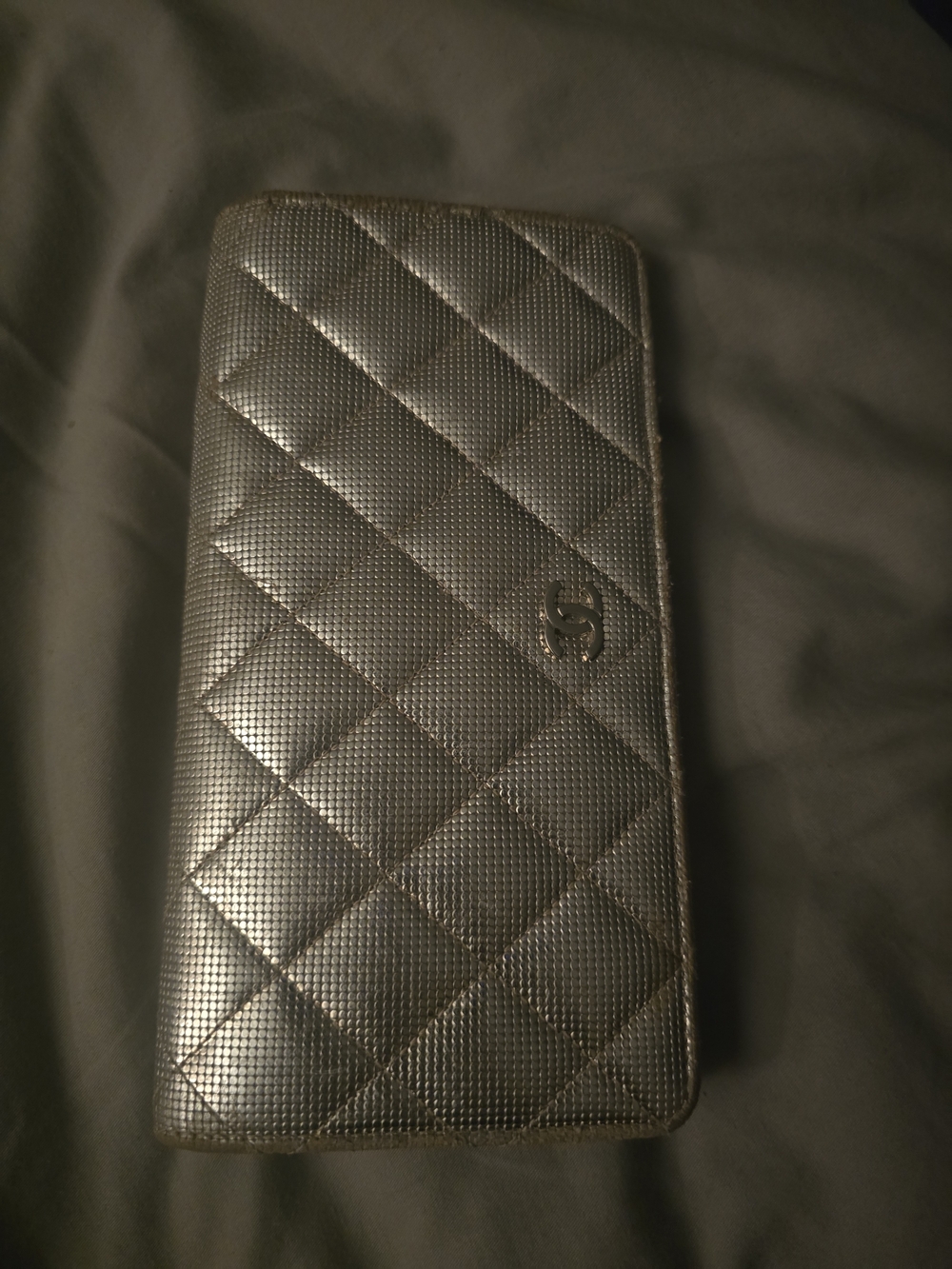 CHANEL Quilted Metallic Wallet Phone Case - Silver